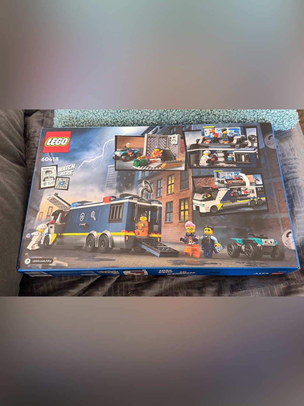 Brand new LEGO 60418 City Police Mobile Crime Lab Truck - Picture 2 of 3